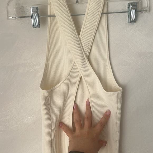 & other stories Fitted Open Back Midi Dress cream
White size small ribbed knit - Picture 7 of 9